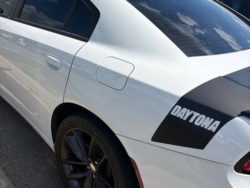Used 2019 Dodge Charger SXT RWD image 13