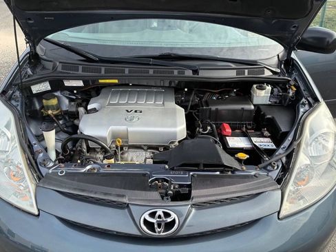 Used 2009 Toyota Sienna CE image 32