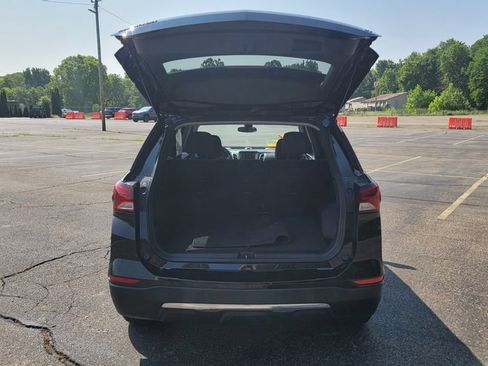 Used 2022 Chevrolet Equinox LT FWD image 11