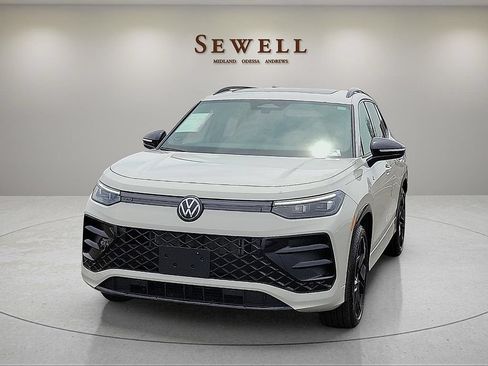 Used 2026 Volkswagen Tiguan SE R-Line FWD image 1