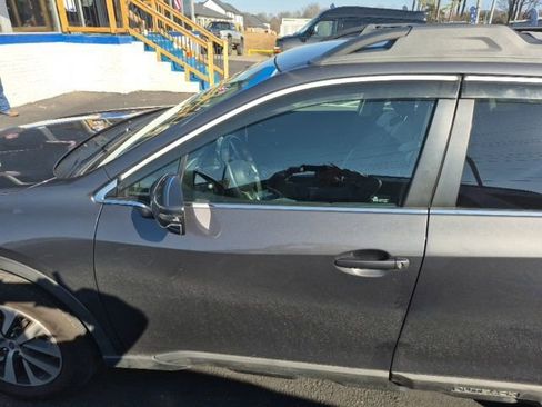 Used 2020 Subaru Outback Premium image 6