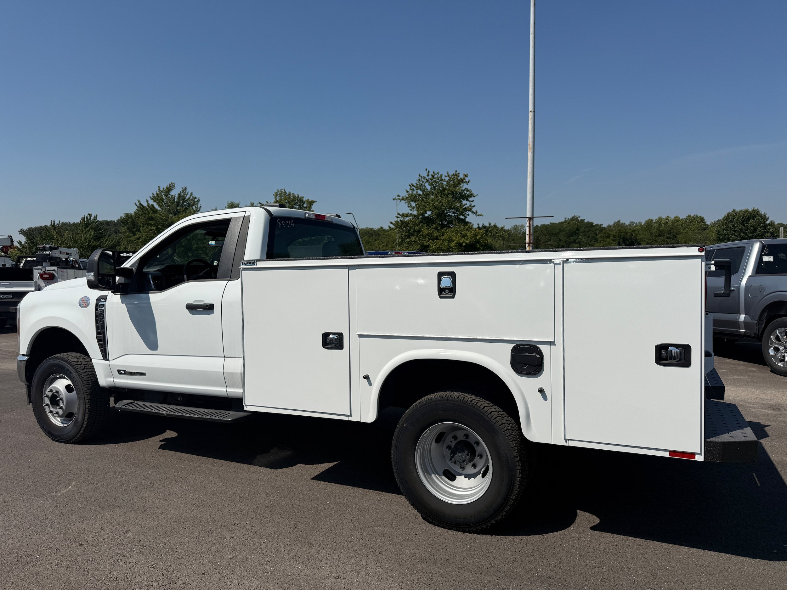 New 2025 Ford F350 XL w/ XL Chrome Package AWD/4WD image 6