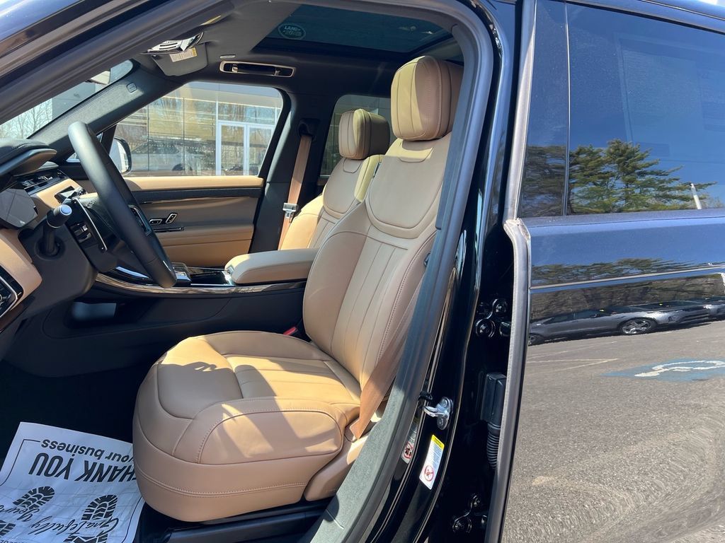 New 2026 Land Rover Range Rover Sport SE AWD/4WD image 11