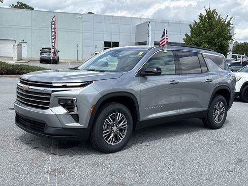 New 2026 Chevrolet Traverse LT image 4