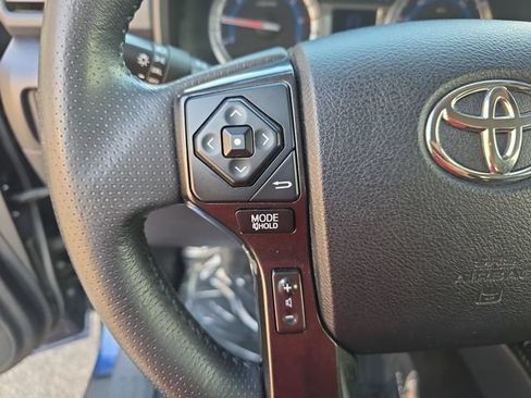 Used 2018 Toyota 4Runner TRD Off-Road AWD/4WD image 17