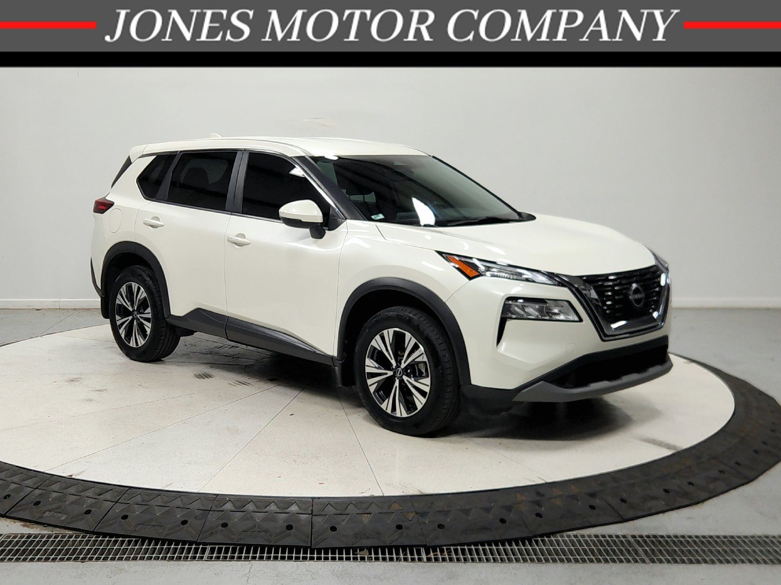 Used 2023 Nissan Rogue SV FWD image 1