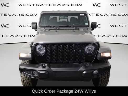 Used 2022 Jeep Gladiator Mojave AWD/4WD image 2