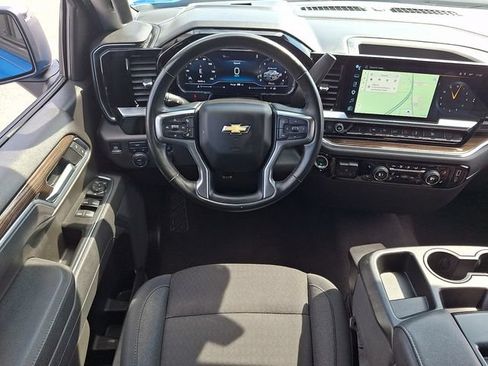 Used 2025 Chevrolet Silverado 1500 LT AWD/4WD image 11