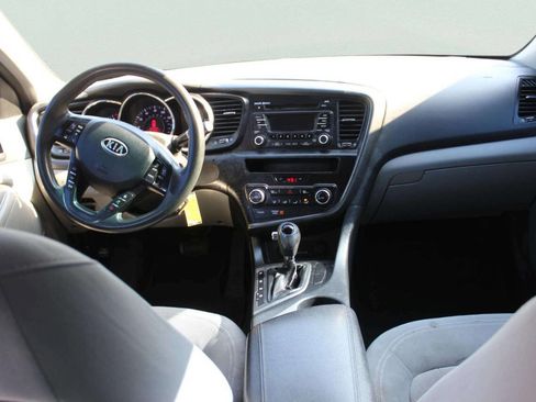 Used 2011 Kia Optima LX FWD image 8