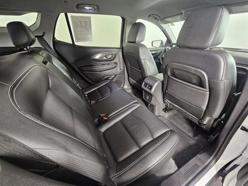 Used 2024 GMC Terrain SLT image 18