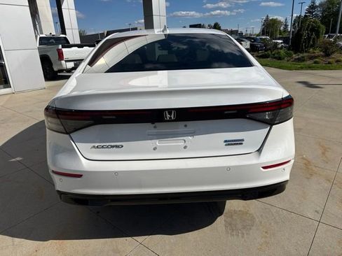 Used 2023 Honda Accord Touring image 6