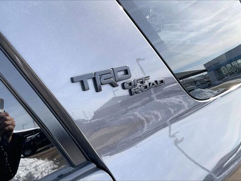 Used 2019 Toyota 4Runner TRD Off-Road Premium image 11