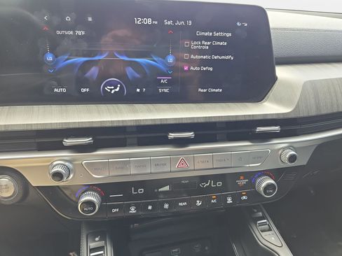 Used 2023 Kia Telluride EX w/ EX Captain's Chair Package FWD image 24