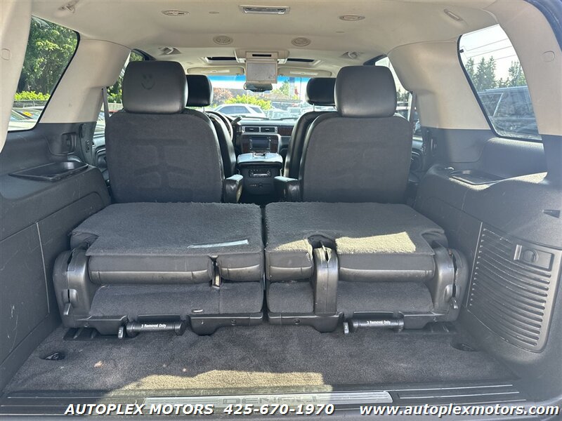 Used 2011 GMC Yukon Denali AWD/4WD image 9