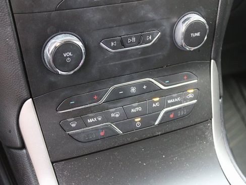 Used 2019 Ford Edge SEL w/ Equipment Group 201A image 23