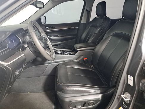 Used 2023 Jeep Grand Cherokee L Limited image 12