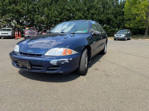 Used 2001 Chevrolet Cavalier LS w/ Preferred Equipment Group 2 FWD image 3