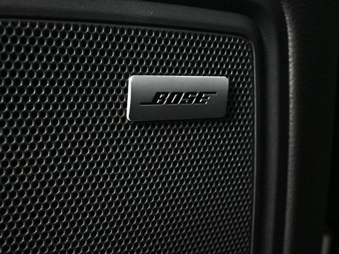 Certified 2026 Porsche Macan image 7