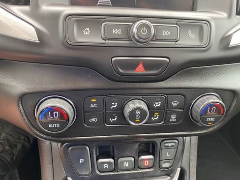Used 2021 GMC Terrain SLE w/ Driver Convenience Package FWD image 20