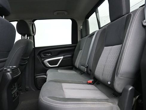 Used 2021 Nissan Titan SV w/ SV Convenience Package RWD image 22