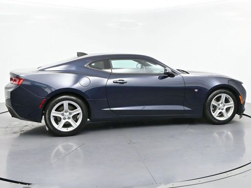 Used 2016 Chevrolet Camaro LT RWD image 8