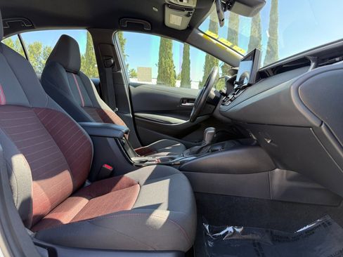 Used 2023 Toyota Corolla SE w/ Carpet Mat Package (TMS) FWD image 17