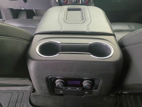 Used 2022 Chevrolet Suburban Z71 image 56