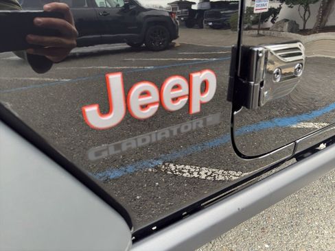 New 2026 Jeep Gladiator Mojave image 3