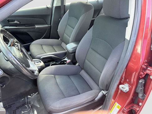 Used 2013 Chevrolet Cruze LT image 19