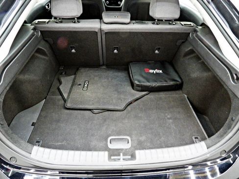 Used 2020 Hyundai Ioniq SE image 13