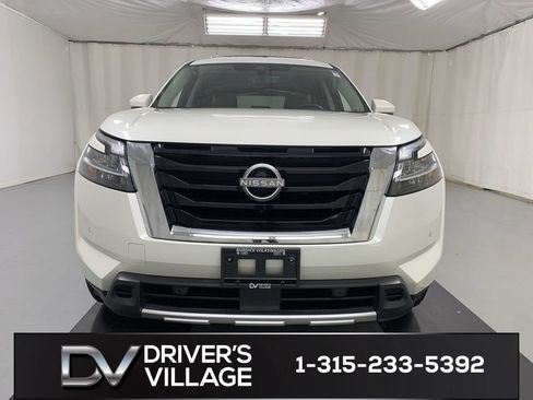 Used 2023 Nissan Pathfinder Platinum w/ Cargo Package AWD/4WD image 6