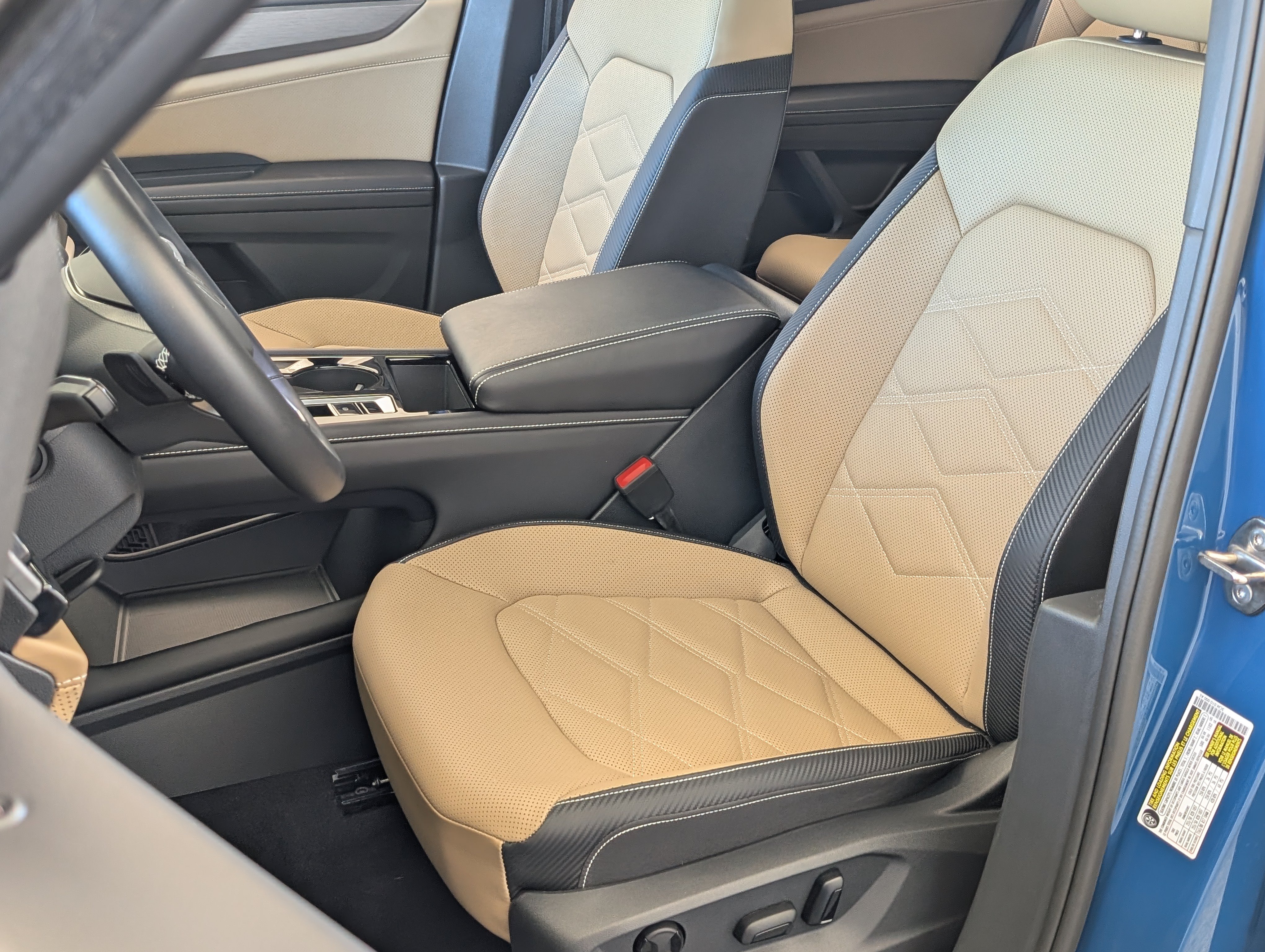 Used 2026 Volkswagen Atlas Cross Sport SE w/ Panoramic Sunroof Package AWD/4WD image 17
