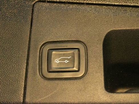 Used 2022 Cadillac XT5 Premium Luxury image 17