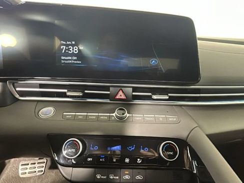 Certified 2025 Hyundai Elantra SEL FWD image 23