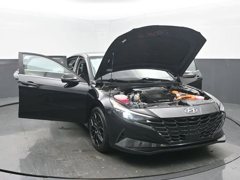 Used 2023 Hyundai Elantra Limited image 54