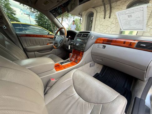 Used 2003 Lexus LS 430 RWD image 43