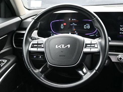 Used 2025 Kia Telluride S FWD image 13