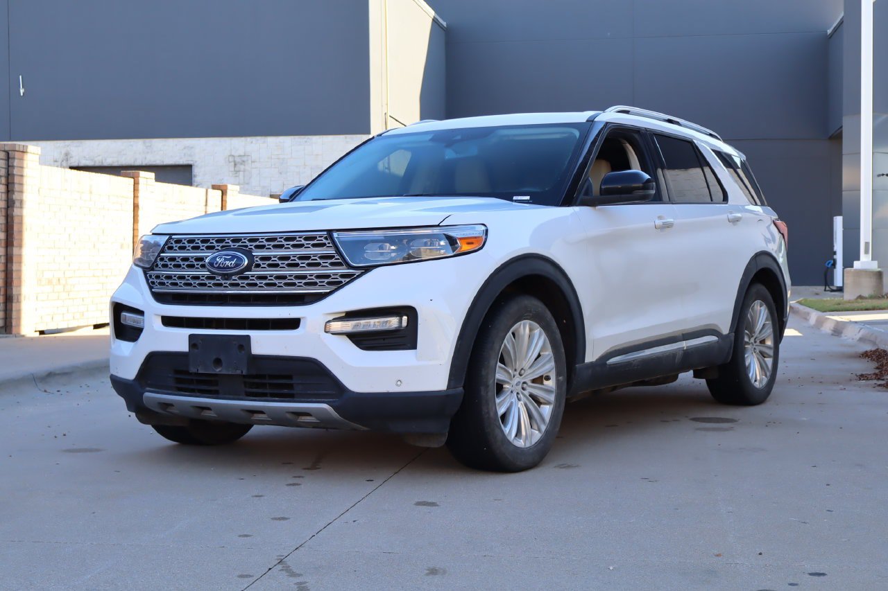 Used 2020 Ford Explorer Limited RWD image 2