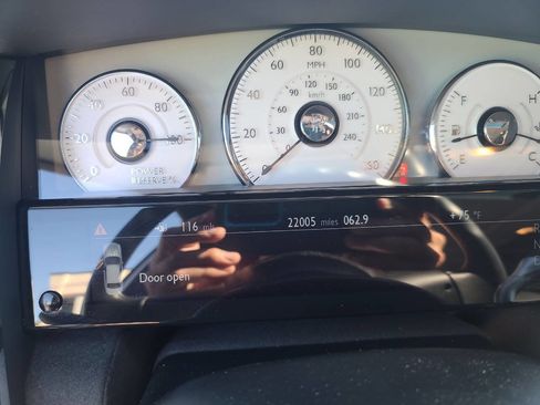 Used 2015 Rolls-Royce Ghost image 28