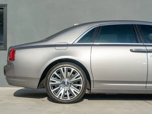 Used 2019 Rolls-Royce Ghost image 35