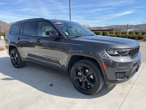 Used 2024 Jeep Grand Cherokee L Limited w/ Luxury Tech Group II image 31