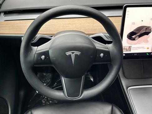 Used 2023 Tesla Model Y Long Range AWD/4WD image 16