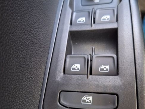 New 2026 Volkswagen Taos SE image 19