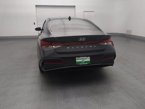 Used 2024 Hyundai Elantra SEL image 6