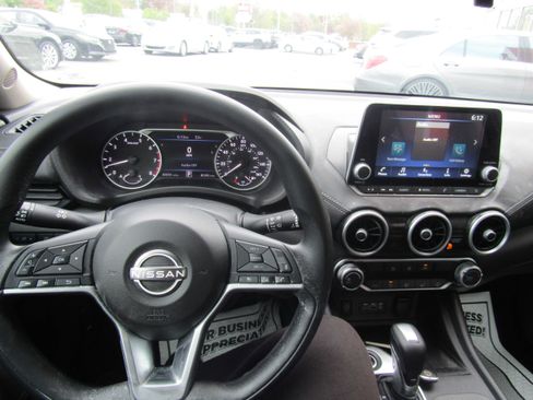 Used 2024 Nissan Sentra SV FWD image 16