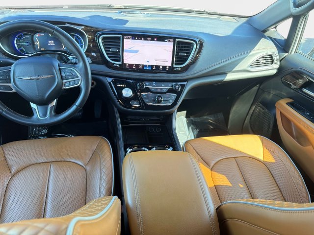 Used 2023 Chrysler Pacifica Pinnacle FWD image 13