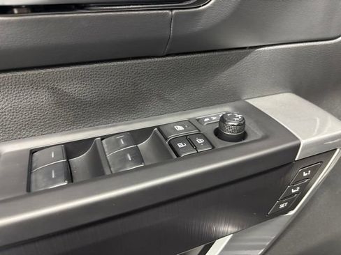 Used 2025 Toyota Sequoia Platinum AWD/4WD image 6