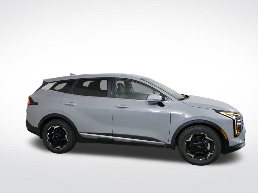 Used 2026 Kia Sportage EX FWD image 2