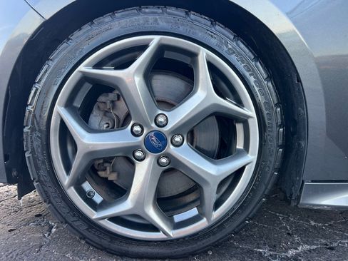 Used 2017 Ford Focus ST w/ Equipment Group 402A image 37