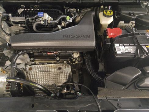 Used 2019 Nissan Rogue S AWD/4WD image 30